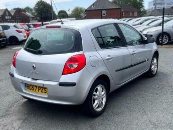 Renault Clio 1.6 VVT Dynamique 5dr
