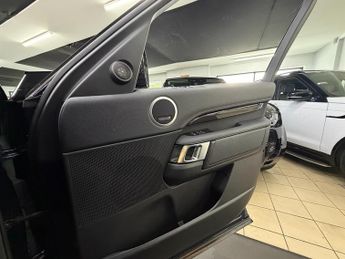 Land Rover Discovery R-DYNAMIC HSE [2X SERVICES, EXTENDED LAND ROVER WARRANTY & HUGE 