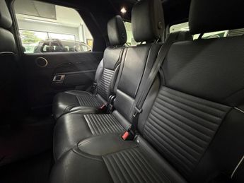 Land Rover Discovery R-DYNAMIC HSE [2X SERVICES, EXTENDED LAND ROVER WARRANTY & HUGE 