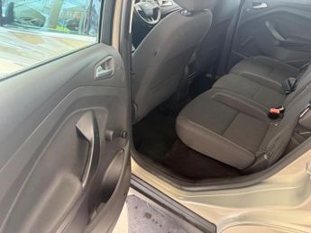 Ford C-Max ZETEC 5 DOOR PETROL 65000 MILES 16 PLATE SAT NAV