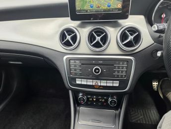 Mercedes-Benz CLA 2.1 CLA220d AMG Line Coupe 7G-DCT 4MATIC Euro 6 (s/s) 4dr