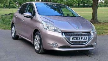 Peugeot 208 1.2 VTi Allure Hatchback 5dr Petrol Manual Euro 5 (82 ps)
