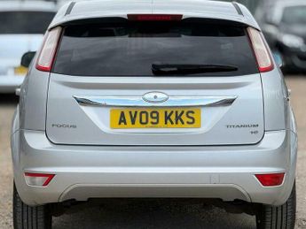 Ford Focus 1.6 Titanium 5dr