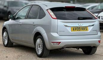 Ford Focus 1.6 Titanium 5dr