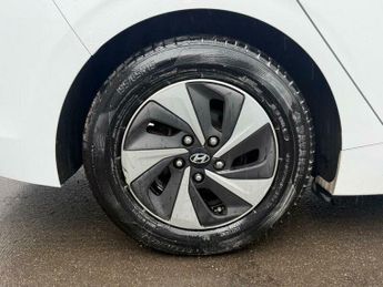 Hyundai Ioniq 1.6 h-GDi Premium DCT Euro 6 (s/s) 5dr