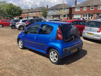 Peugeot 107 1.0 12V Allure Hatchback 5dr Petrol 2 Tronic Euro 5 (68 ps)