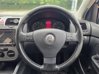 Volkswagen Golf MATCH FSI 115