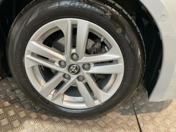 Toyota Corolla 1.8 VVT-h Icon Tech CVT Euro 6 (s/s) 5dr