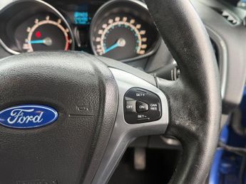 Ford B-Max TITANIUM