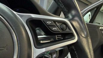 Porsche Macan 3.0 TD V6 S PDK 4WD Euro 6 (s/s) 5dr