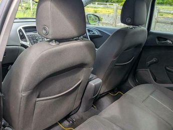 Vauxhall Astra 1.6 16V SRi Sports Tourer Auto Euro 5 5dr