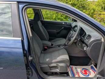 Volkswagen Golf 1.6 TDI SE DSG Euro 5 5dr