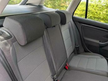 Volkswagen Golf 1.6 TDI SE DSG Euro 5 5dr