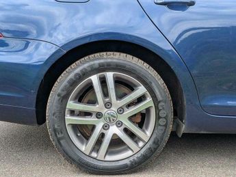 Volkswagen Golf 1.6 TDI SE DSG Euro 5 5dr