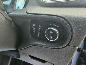 Vauxhall Grandland X 1.6 Turbo D BlueInjection Sport Nav Auto Euro 6 (s/s) 5dr