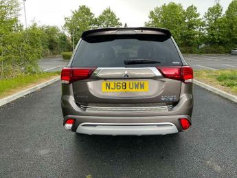 Mitsubishi Outlander 2.4h TwinMotor 13.8kWh 4h CVT 4WD Euro 6 (s/s) 5dr