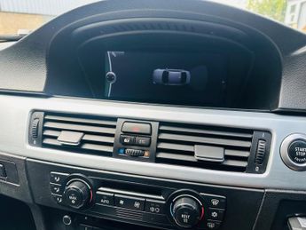 BMW 3 SERIES 330i SE