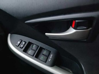 Toyota Prius 1.8 Hybrid VVT-h CVT 5dr 2 Keys PCO Ready