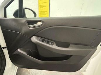Renault Clio 1.6 E-TECH evolution Auto Euro 6 (s/s) 5dr