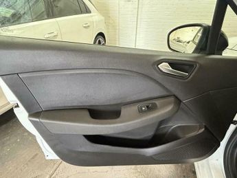 Renault Clio 1.6 E-TECH evolution Auto Euro 6 (s/s) 5dr