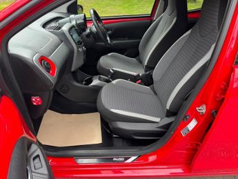 Toyota AYGO VVT-I X-PLAY X-SHIFT