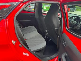 Toyota AYGO VVT-I X-PLAY X-SHIFT