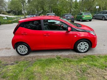 Toyota AYGO VVT-I X-PLAY X-SHIFT
