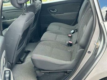 Renault Scenic 1.5 dCi Expression Euro 5 5dr