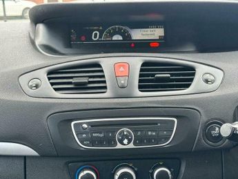 Renault Scenic 1.5 dCi Expression Euro 5 5dr