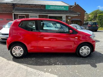 Volkswagen Up MOVE UP £20 tax ideal first car low insurance immaculate in side