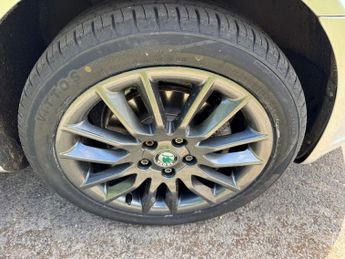 Skoda Octavia LAURIN AND KLEMENT TSI DSG !! AUTO - ULEZ COMPLIANT - FULL SERVI
