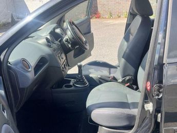 Ford Fiesta 1.4 Ghia 5dr