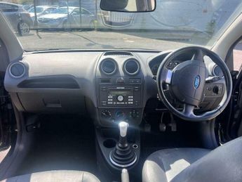 Ford Fiesta 1.4 Ghia 5dr