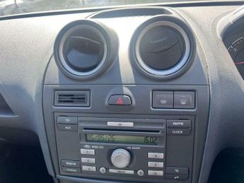Ford Fiesta 1.4 Ghia 5dr