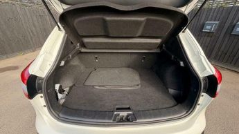Nissan Qashqai 1.2 DIG-T N-Connecta XTRON 2WD Euro 6 (s/s) 5dr