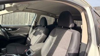 Nissan Qashqai 1.2 DIG-T N-Connecta XTRON 2WD Euro 6 (s/s) 5dr