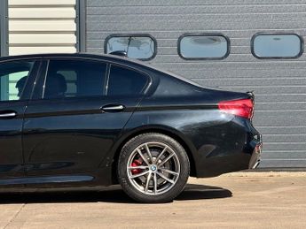 BMW 5 SERIES 520i M SPORT