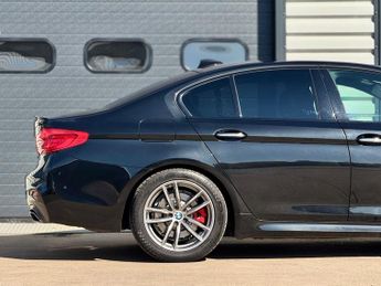 BMW 5 SERIES 520i M SPORT