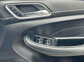 MG MG5 61.1kWh Exclusive Long Range Auto 5dr