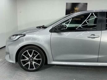 Toyota Yaris 1.5 VVT-h Dynamic E-CVT Euro 6 (s/s) 5dr