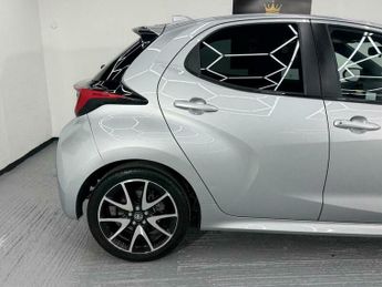 Toyota Yaris 1.5 VVT-h Dynamic E-CVT Euro 6 (s/s) 5dr