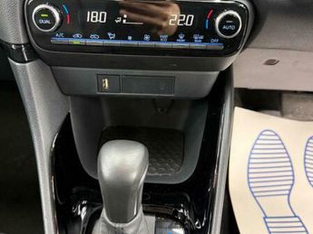 Toyota Yaris 1.5 VVT-h Dynamic E-CVT Euro 6 (s/s) 5dr