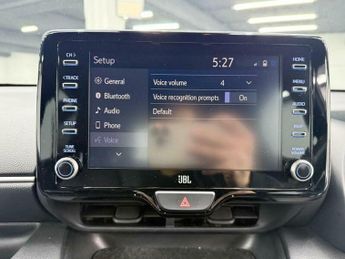 Toyota Yaris 1.5 VVT-h Dynamic E-CVT Euro 6 (s/s) 5dr