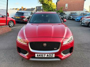 Jaguar F-Pace 3.0 D300 V6 S Auto AWD Euro 6 (s/s) 5dr
