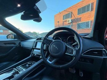 Jaguar F-Pace 3.0 D300 V6 S Auto AWD Euro 6 (s/s) 5dr