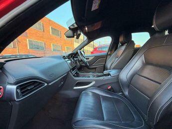 Jaguar F-Pace 3.0 D300 V6 S Auto AWD Euro 6 (s/s) 5dr