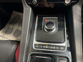 Jaguar F-Pace 3.0 F-PACE V6 S AWD D Auto 4WD 5dr