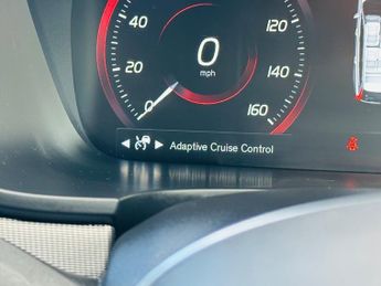 Volvo V90 D4 R-DESIGN