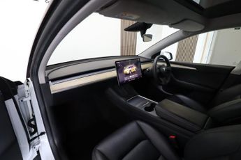 Tesla Model Y BASE