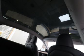 Tesla Model Y BASE